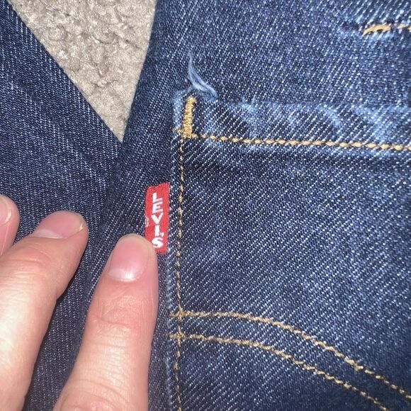 Levi's Women's Straight Leg Jeans - Dark Blue with Red Patch - Picture 8 of 9